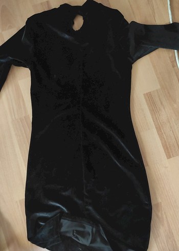 V Yaka Siyah Uzun Kollu Midi Elbise - Görsel 3