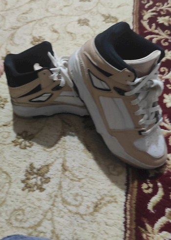 Dantel Detaylı Beyaz Yılan Desenli Spor Ayakkabı - Görsel 3