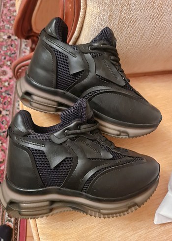 Siyah Dolgu Topuklu Bağcıklı Kadın Spor Ayakkabı - Görsel 4