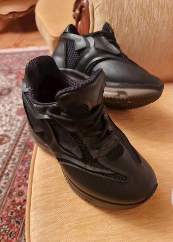 Siyah Dolgu Topuklu Bağcıklı Kadın Spor Ayakkabı - Görsel 2