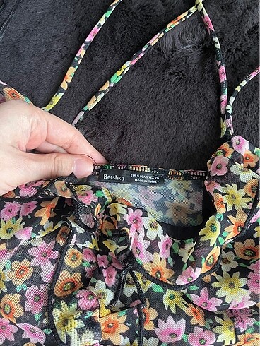 s Beden çeşitli Renk Bershka Askılı Çiçek Desenli Tül Top