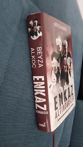 Enkaz Altındakiler (ciltli)
