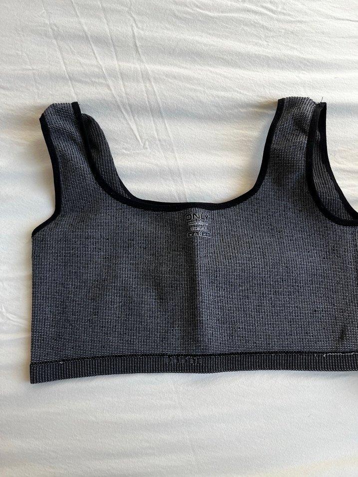 V Yaka Çizgili Hamile Tişörtü - Görsel 5