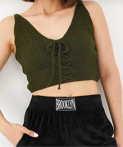 s Beden Askılı triko crop