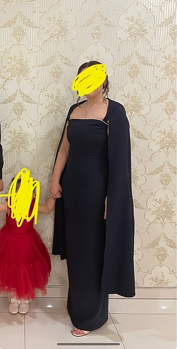 Pelerinli şık abiye