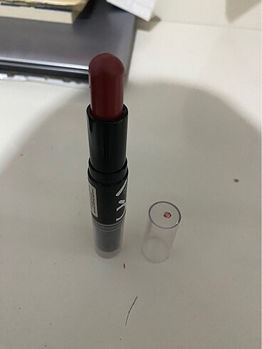 L'Oréal Paris Lykd çift taraflı allık ve aydınlatıcı