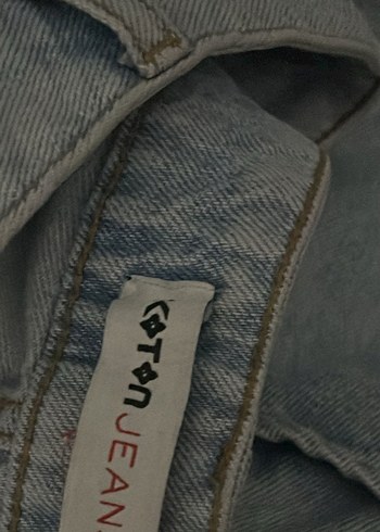 Kadın Açık Mavi Rahat Kesim Mini Denim Şort - Görsel 4