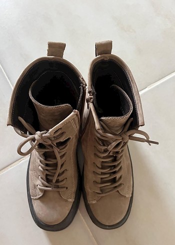 Greyder Bej Süet İnce Topuklu Kadın Bot - Görsel 3