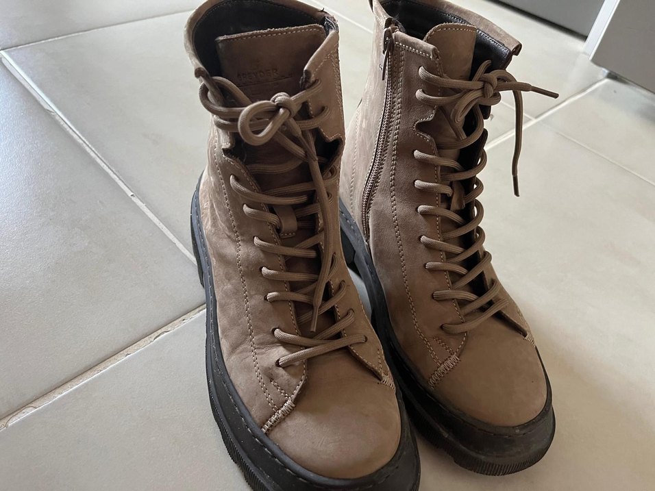 Greyder Bej Süet İnce Topuklu Kadın Bot - Görsel 2