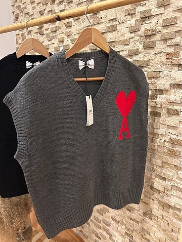 Diğer Ami etiketli sweater