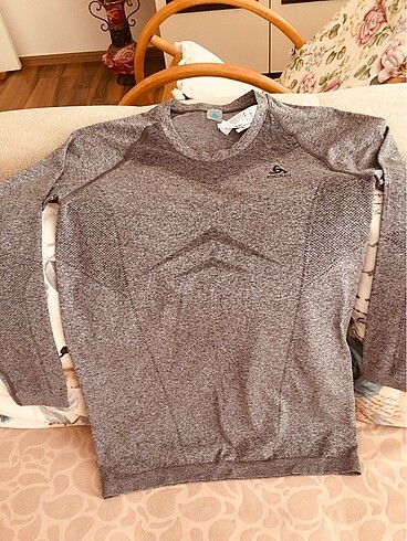 Odlo marka erkek üst giyim l ve Xl uygun