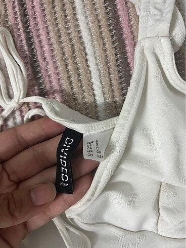 H&M H&M arkası iplikli bluz