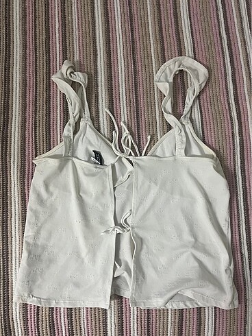 s Beden H&M arkası iplikli bluz