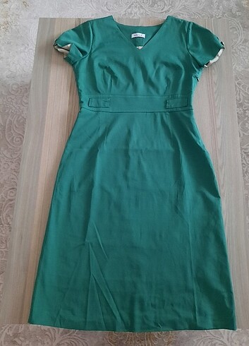 Şık yeşil elbise