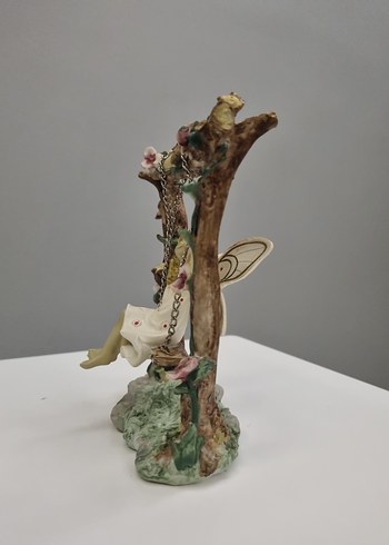 Çiçekli Salıncakta Peri Biblo - Görsel 4