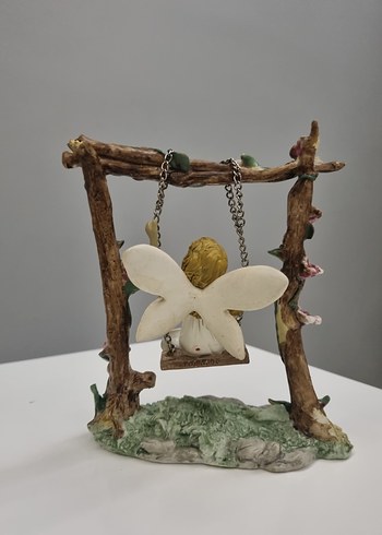 Çiçekli Salıncakta Peri Biblo - Görsel 3