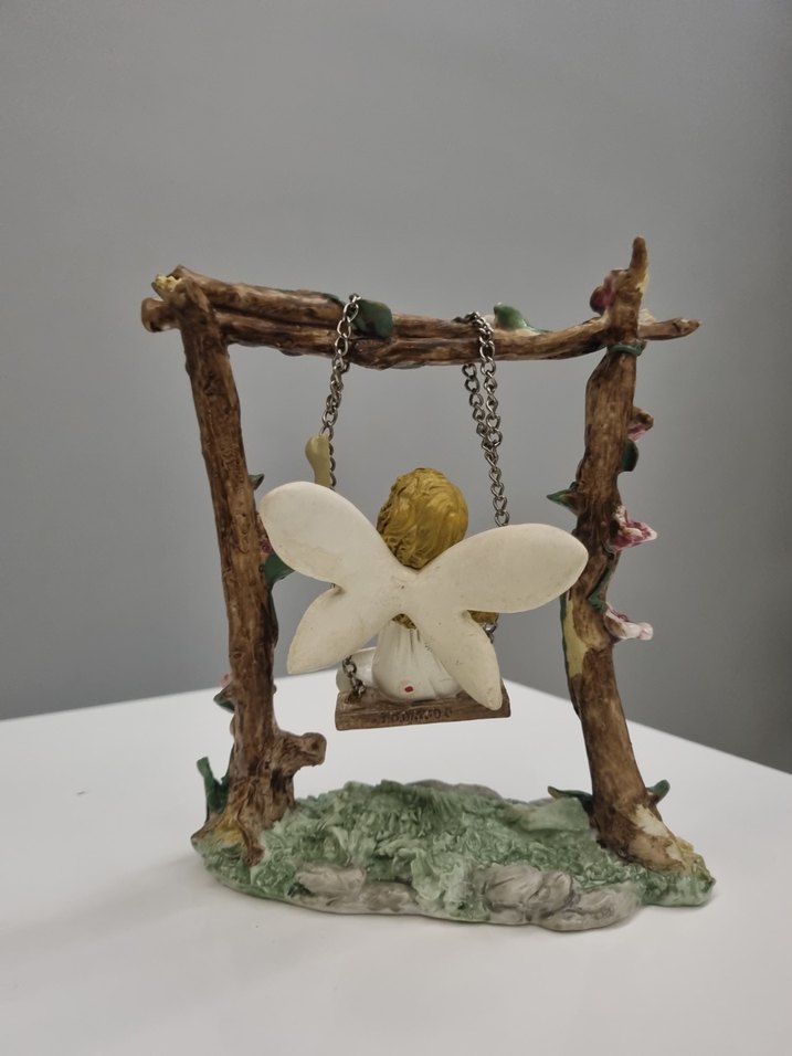 Çiçekli Salıncakta Peri Biblo - Görsel 3