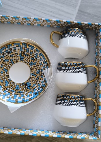 Altın kulplu mozaik desenli beyaz fincan seti - Görsel 4