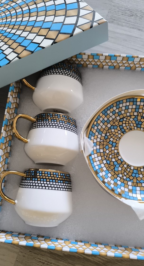 Altın kulplu mozaik desenli beyaz fincan seti - Görsel 3