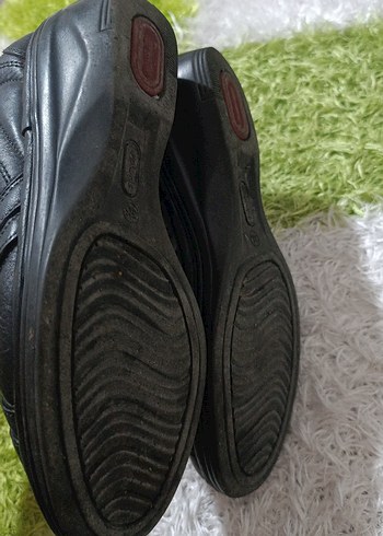 Kemer Detaylı Siyah kadın ayakkabı - Görsel 3