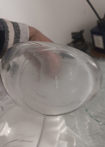 Beyaz ve Gri Desensiz Sofra Takımı - Görsel 4