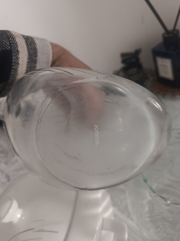 Beyaz ve Gri Desensiz Sofra Takımı - Görsel 4