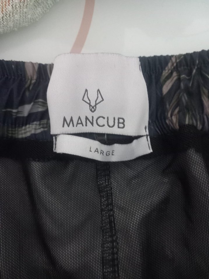 Düğmeli Çiçek Desenli Erkek Mini Şort - Görsel 3