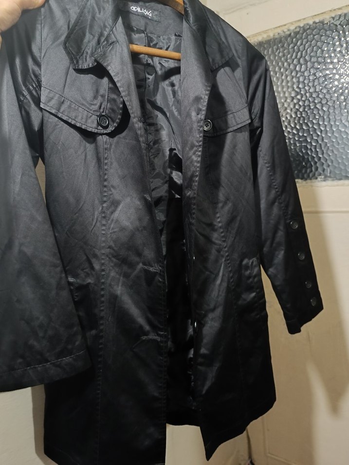 Düğmeli Siyah Midi Trençkot - Görsel 5