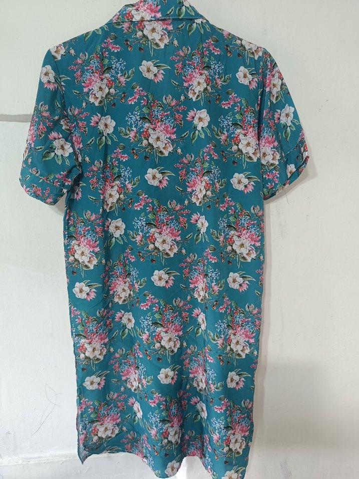 Turkuaz Çiçek Desenli Bohem Düğmeli  Bluz - Görsel 4