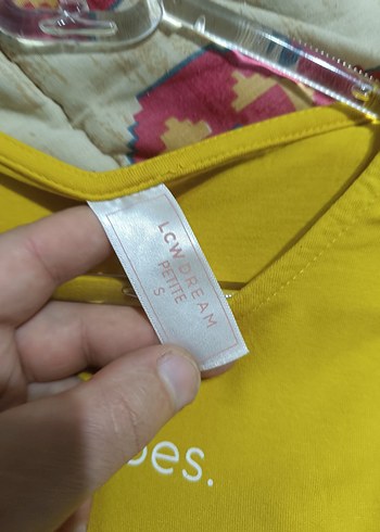 Sarı Kısa Kollu Pamuklu Tişört - Görsel 5