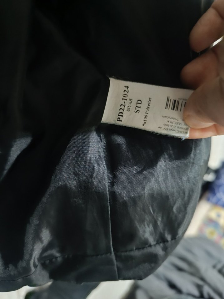 Siyah Kısa Kadın Mont - Görsel 4