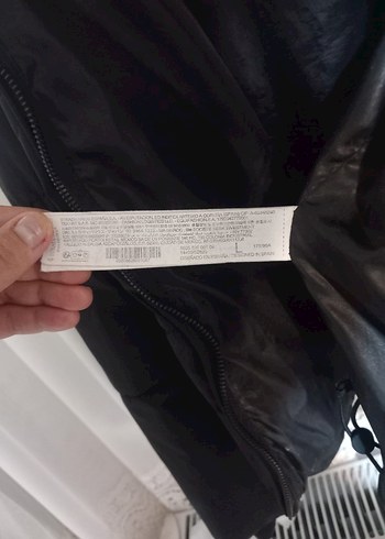 Siyah Fermuarlı Kısa Kadın Kışlık Mont - Görsel 4