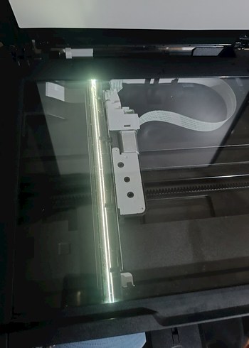 Beyaz ve Gri Yazıcı - Görsel 2