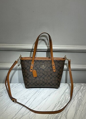 Coach small tote Bag 31 x 21 8 cm