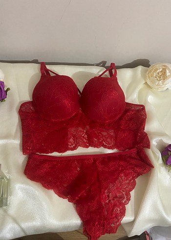Kırmızı Dantel Bralet Sütyen Takımı 80 beden