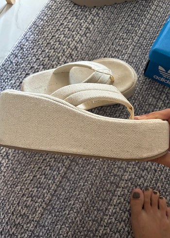 Bej Bohem Dolgu Topuklu Kadın Terlik