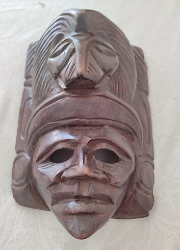 Ahşap el oyması maske
