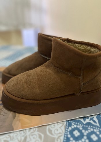 Kahverengi ugg