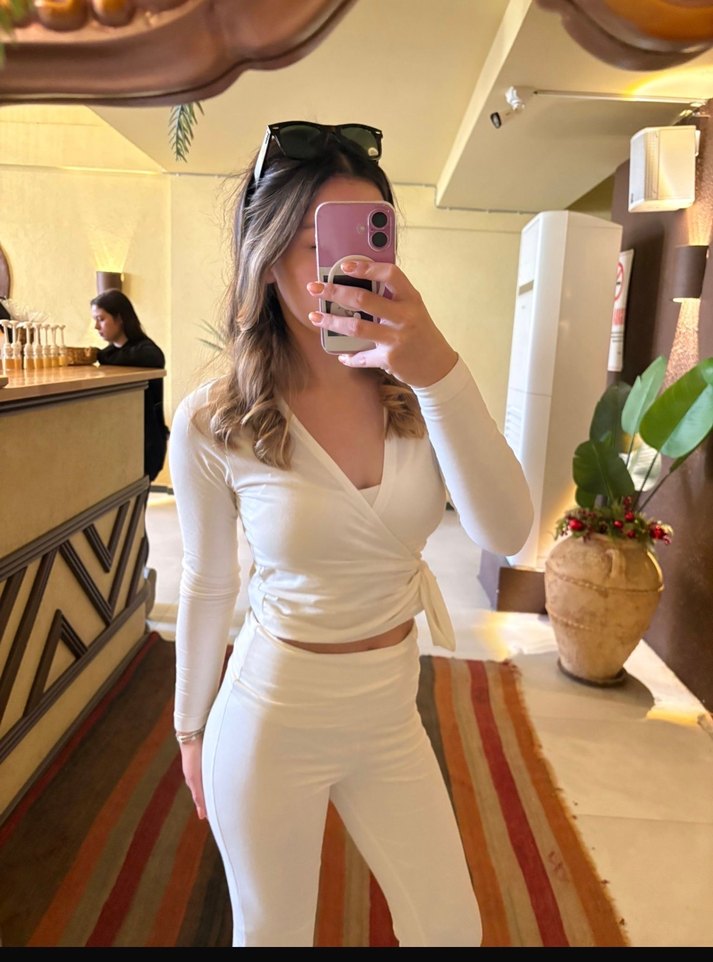 Beyaz V Yaka Kadın Eşofman Takımı - Görsel 3