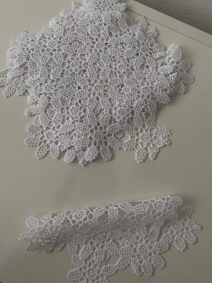 Beyaz Dantel El İşi Motifli Kare - Görsel 2