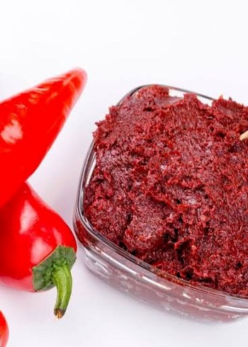 Hatay Koyu Kırmızı Salça Kavanozda