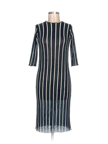 Zara Kısa Elbise %70 İndirimli.