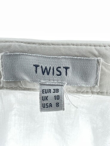 38 Beden beyaz Renk Twist Gömlek %70 İndirimli.