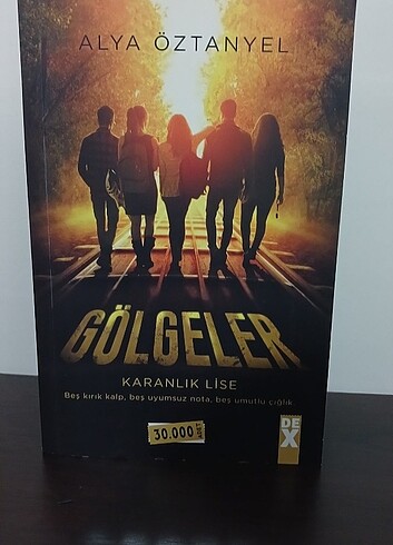 Karanlık lise: Gölgeler Alya Öztanyel