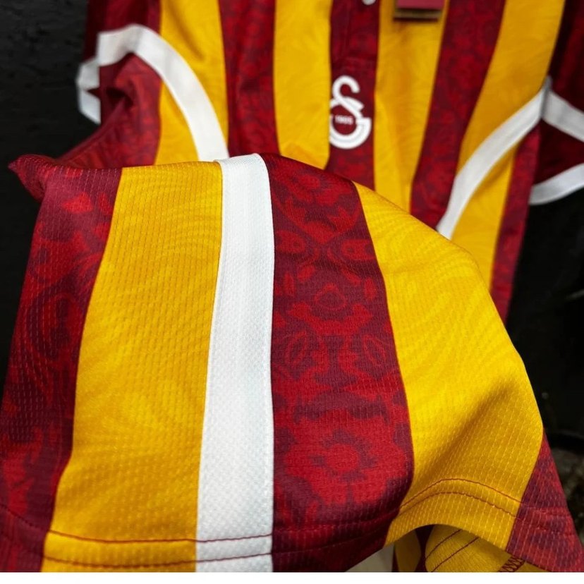 Puma Galatasaray Retro Polo Tişört  Şıklık ve Spor Birlikte! — görsel 3/4