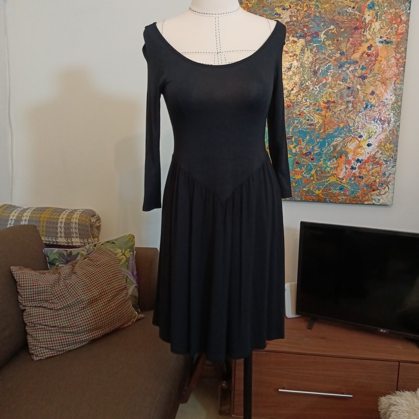 Uzun Siyah Gotik Kadın Elbise - Görsel 2