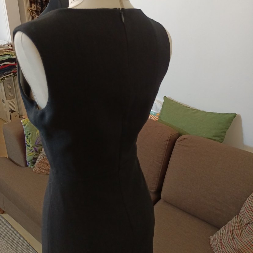 Siyah V Yakalı Uzun Kesim Kadın Elbise - Görsel 5