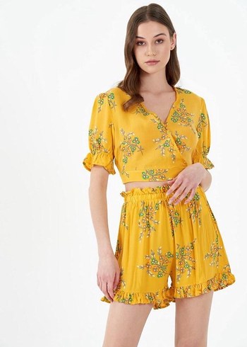 Sarı Viscon Baskılı Çiçekli Mini Bohem Crop Şort Takı - Görsel 5