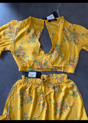 Sarı Viscon Baskılı Çiçekli Mini Bohem Crop Şort Takı - Görsel 4