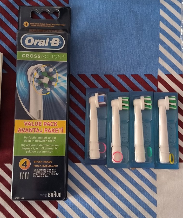 Oral-B Elektrikli Diş Fırçası Seti - Görsel 3